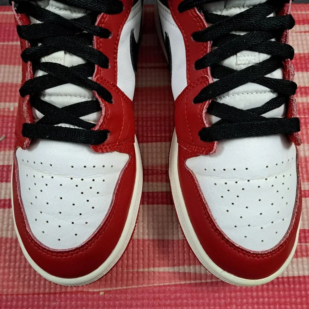 %Nike Air Jordan 1 Mid Chicago Youth Size 6 Red Black White AJ15